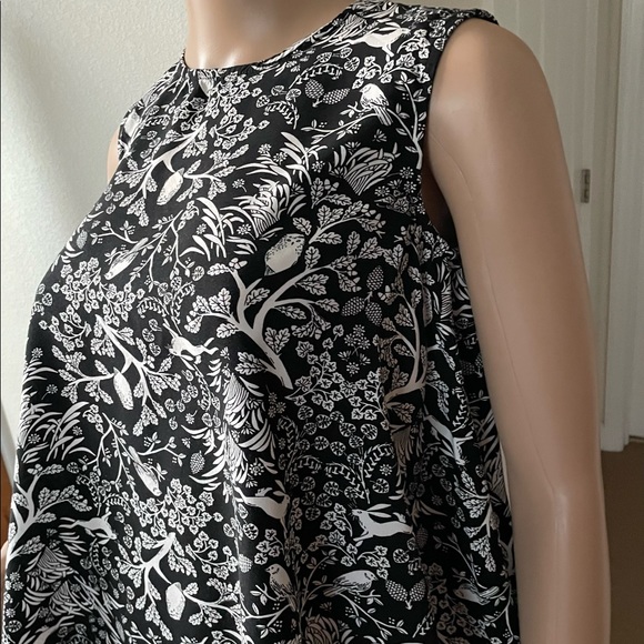 Old Navy Sleeveless Woodland Print Swing Top - Picture 4 of 5